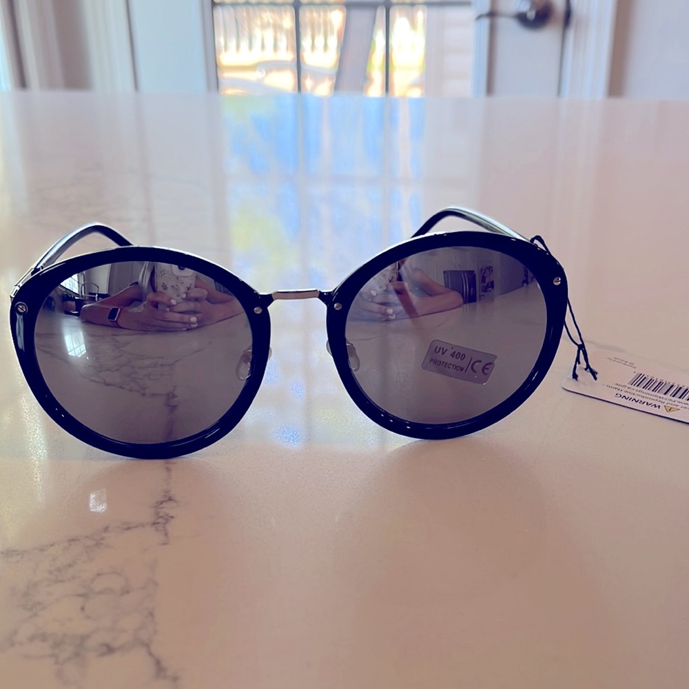 Mirrored sunglasses